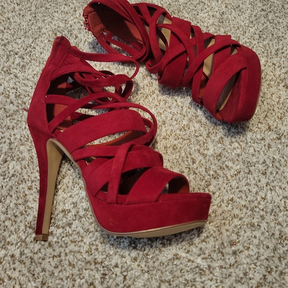 New Red heels ๐ ๐ โจ๏ธ - Picture 2 of 3